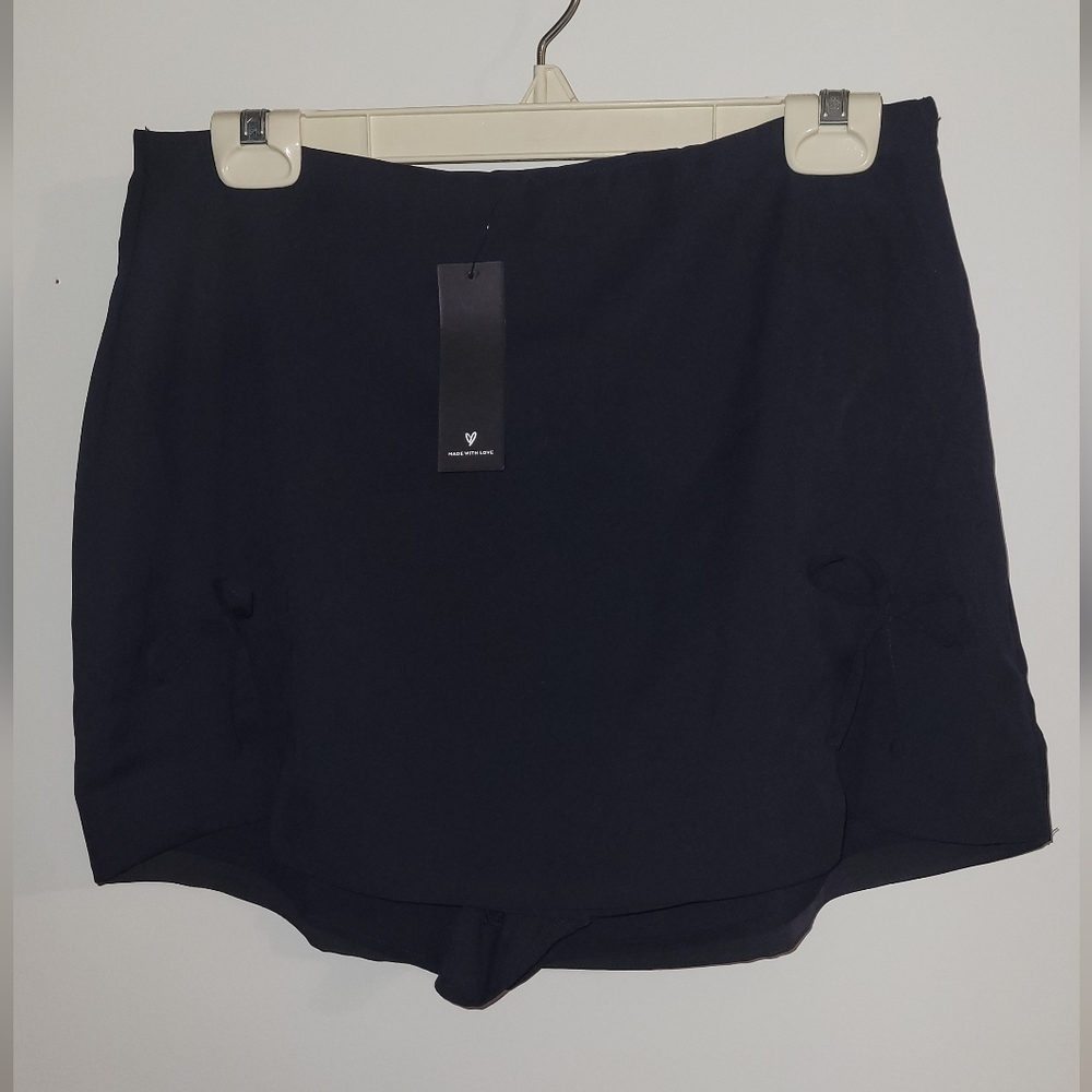 Lulu's Black Skorts With Shorts Underneath Faux Ties Large NWT